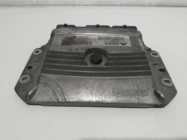 Módulo de direção (Centralina eletrônica) de motor 215842882A RENAULT