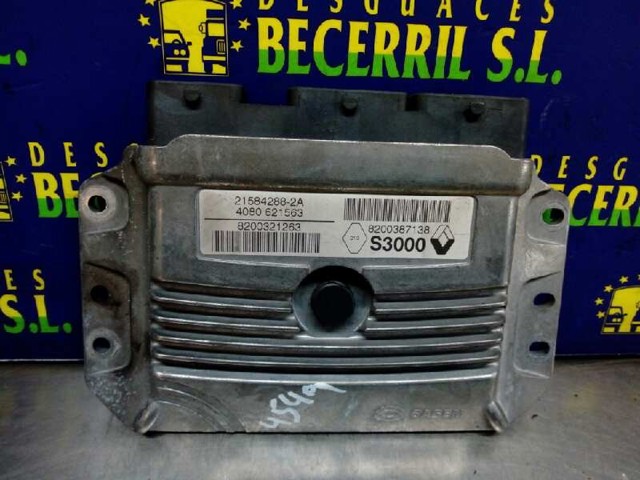 Módulo de direção (Centralina eletrônica) de motor 215842882A RENAULT