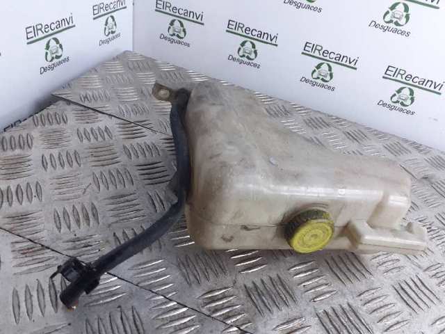 Tanque de expansão do sistema de esfriamento 21710BM400 NISSAN