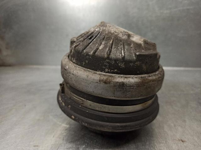 Coxim (suporte) esquerdo/direito de motor 2202400617 MERCEDES