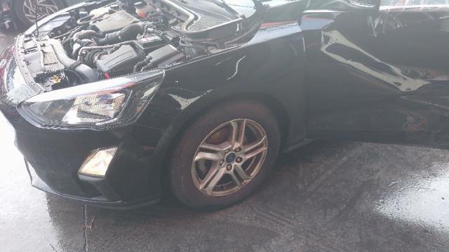 Braço oscilante inferior esquerdo de suspensão dianteira 2203138 FORD