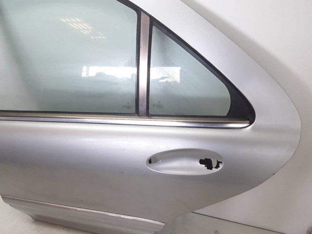 Porta traseira esquerda 220730010528 MERCEDES