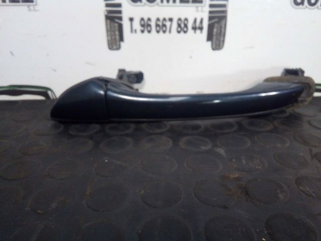 Maçaneta externa dianteira/traseira da porta esquerda 22076011709960 MERCEDES
