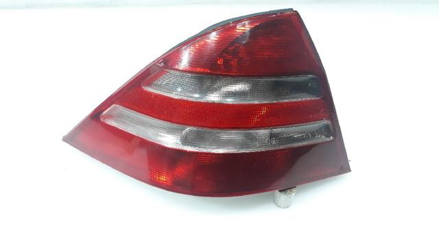 Lanterna traseira esquerda 2208200164 MERCEDES