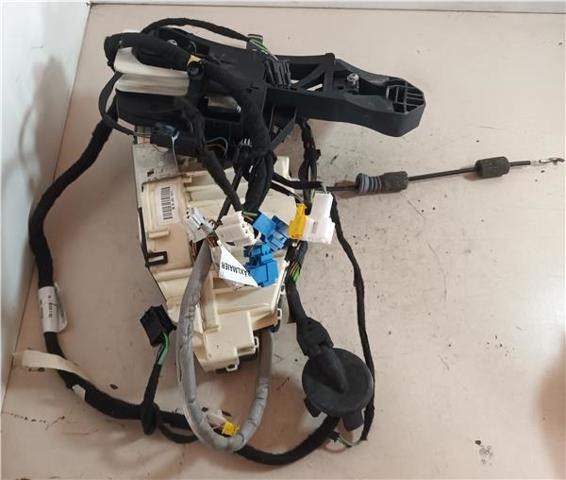 Fecho da porta dianteira direita 2217201635 MERCEDES