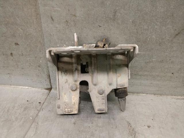 Fecho inferior da porta traseira esquerda batente 2256255 FORD