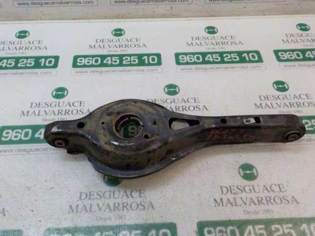 Braço oscilante inferior esquerdo de suspensão traseira/direita 2271246 FORD