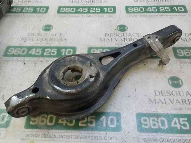 Braço oscilante inferior esquerdo de suspensão traseira/direita 2271246 FORD