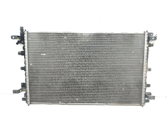 Radiador de esfriamento de motor 22765637 OPEL