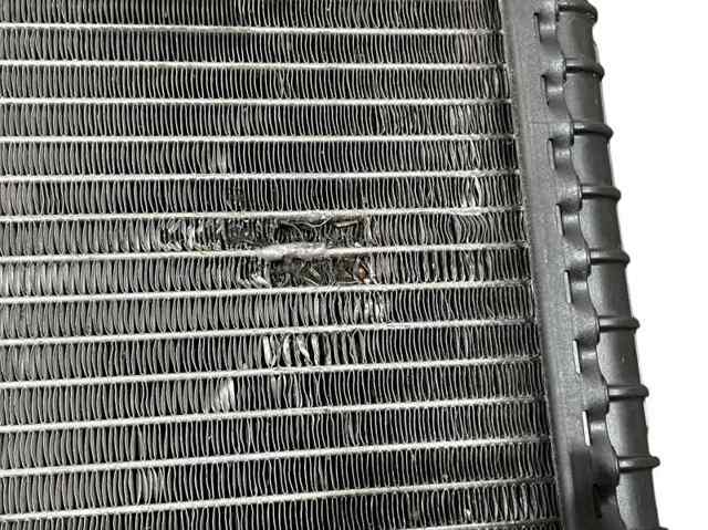 Radiador de esfriamento de motor 22839735 OPEL