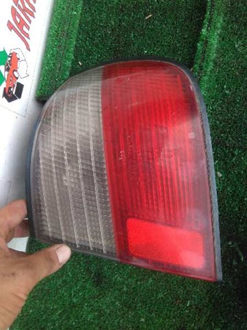 Lanterna traseira direita externa 23190202 NISSAN