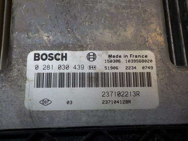 237104128R Renault (RVI)