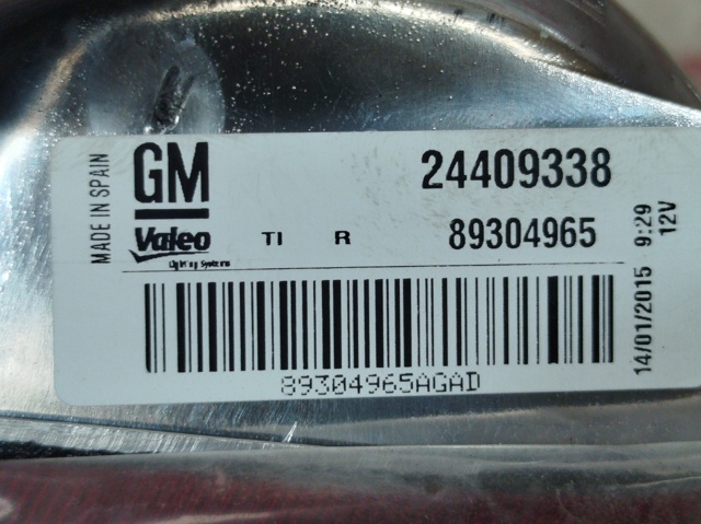 Lanterna de nevoeiro traseira direita 24409338 OPEL