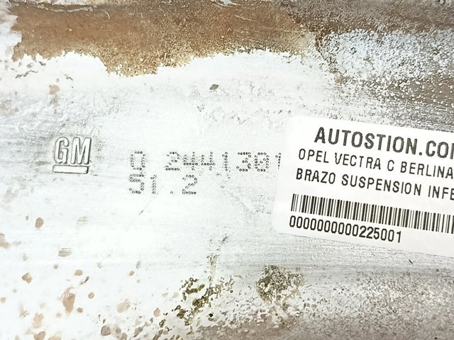Braço oscilante inferior esquerdo de suspensão dianteira 24413015 OPEL