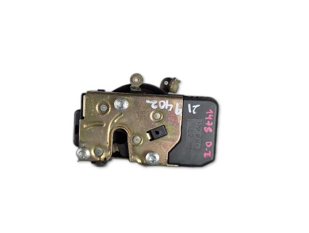 Fecho da porta dianteira esquerda 24414110 OPEL