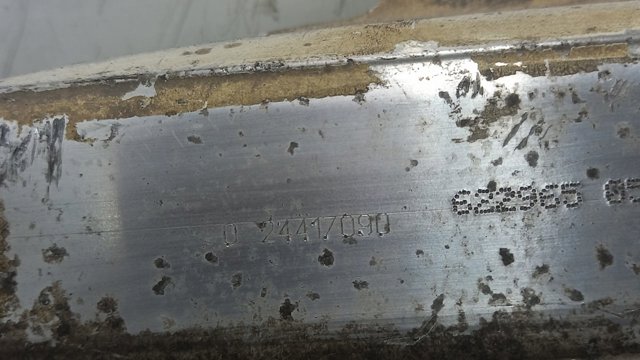 Braço oscilante de suspensão traseira transversal 24417090 OPEL