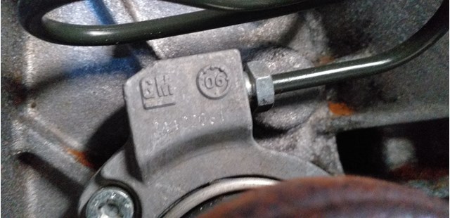 Cilindro de trabalho de embraiagem montado com rolamento de desengate 24422061 OPEL