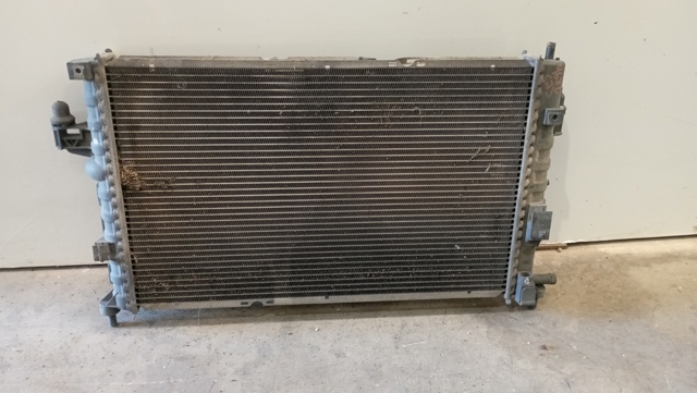 Radiador de esfriamento de motor 24426591 OPEL