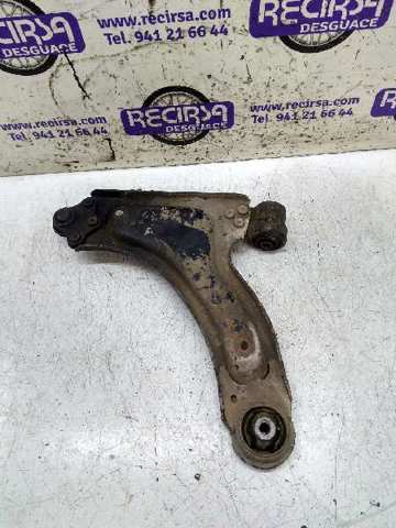 Braço oscilante inferior direito de suspensão dianteira 24428978 OPEL