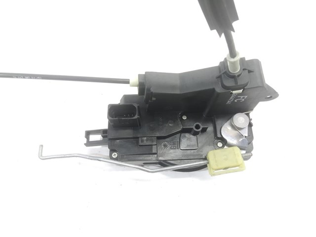Fecho da porta dianteira direita 24447341 OPEL