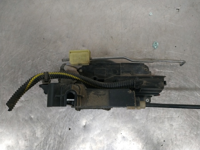 Fecho da porta dianteira direita 24447341 OPEL