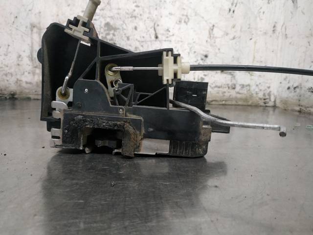 Fecho da porta dianteira direita 24447341 OPEL