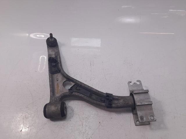 Braço oscilante inferior direito de suspensão dianteira 2463304800 MERCEDES