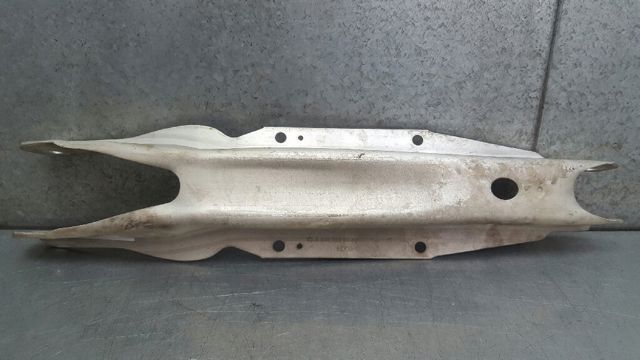 Braço oscilante inferior esquerdo de suspensão traseira/direita 2463520202 MERCEDES