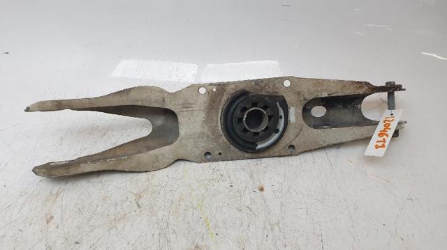 Braço oscilante inferior esquerdo de suspensão traseira/direita 2463520202 MERCEDES