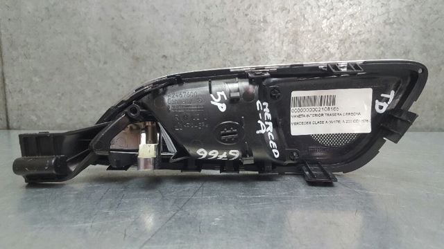 Cobrimento de maçaneta interna traseira direita da porta 2467300448 MERCEDES