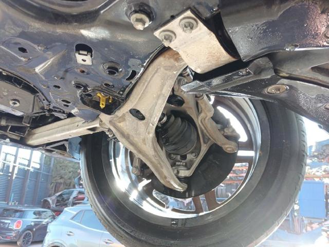 Braço oscilante inferior direito de suspensão dianteira 2473308802 MERCEDES