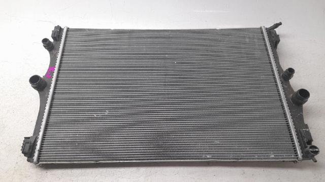 Radiador de esfriamento de motor 2475000203 MERCEDES