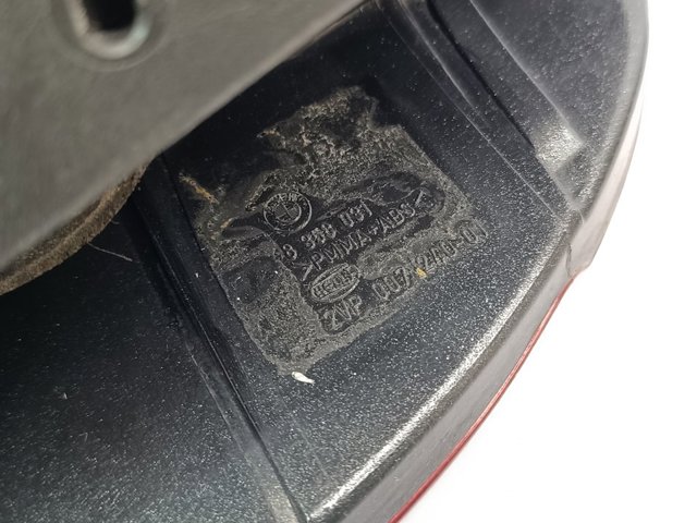 Lanterna traseira esquerda 2496297 BMW