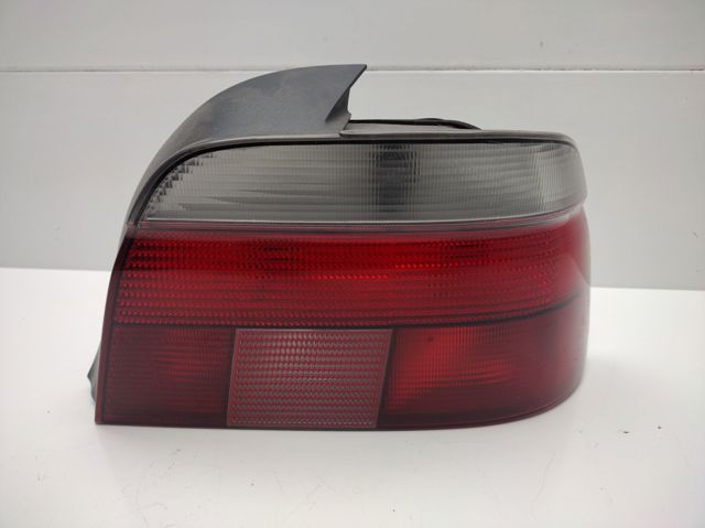 Lanterna traseira direita 2496298 BMW