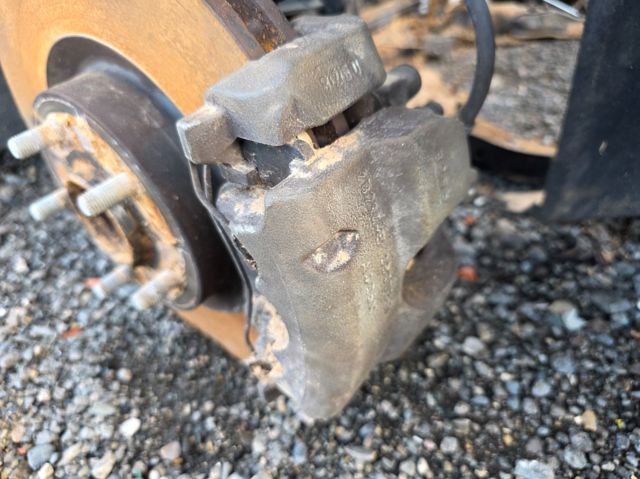 Suporte do freio dianteiro direito 2500063 FORD