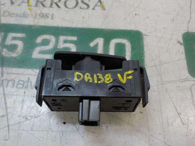 Botão de ativação do sinal de emergência 252908988R RENAULT