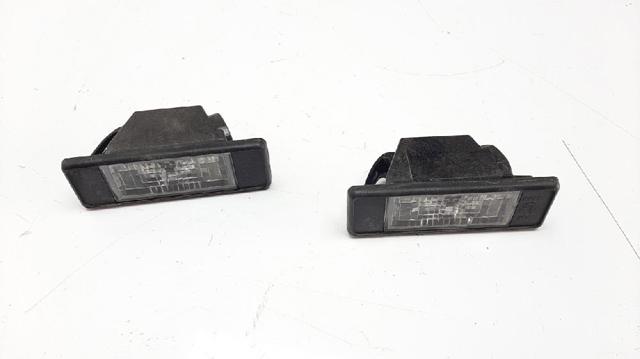 Lanterna da luz de fundo de matrícula traseira 25300100 NISSAN