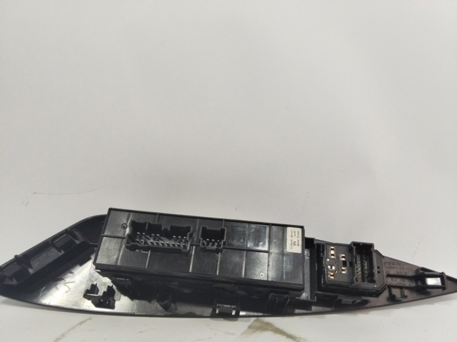 Unidade de botões dianteira esquerda de controlo de elevador de vidro 254013NA0B NISSAN