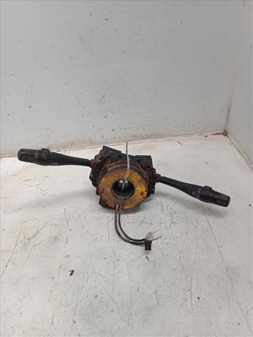 255542F015 Nissan/Infiniti