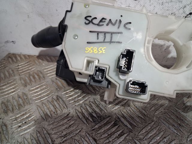 Comutador instalado na coluna da direção, montado 255670019R RENAULT