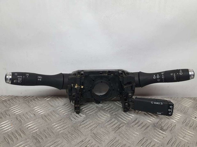 Comutador instalado na coluna da direção, montado para Renault Clio B7
