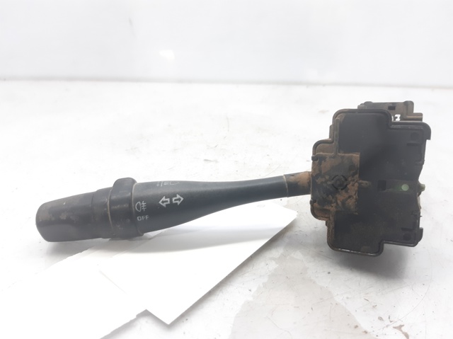 Comutador instalado na coluna da direção, parte central 25567VB00E NISSAN