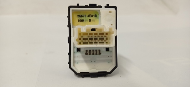 255704EA1B Nissan/Infiniti