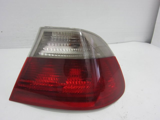 Lanterna traseira direita externa 257022R BMW