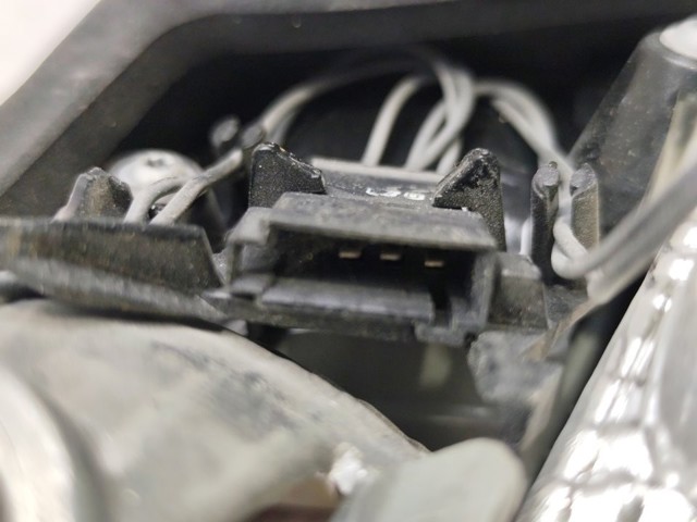 Lanterna traseira direita interna 25870194 OPEL