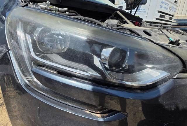Luz direita 260100141R RENAULT