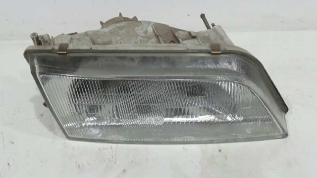 Luz direita 2601044U25 NISSAN