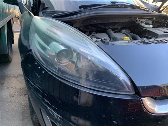 Luz direita 260106928R RENAULT