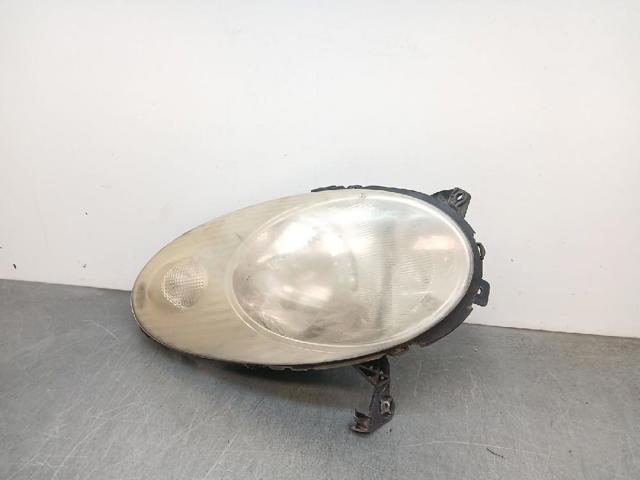 Luz direita 26010AX700 NISSAN