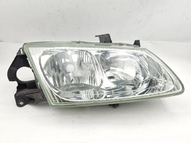 Luz direita 26010BC50A NISSAN